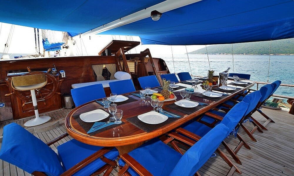 goldenyachting_bodrum-yacht-charter-turkey-tekne-kiralama-gulet-salmakis-11-jpg-06y