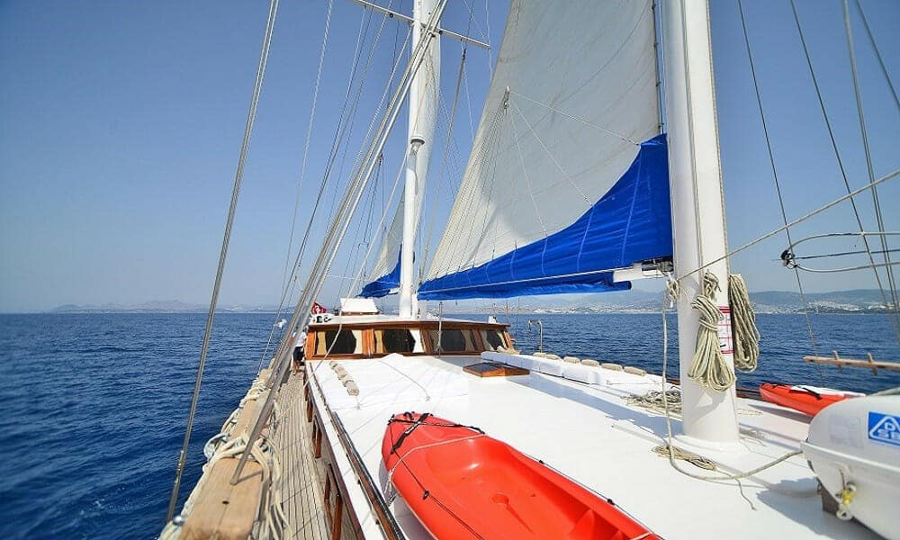 goldenyachting_bodrum-yacht-charter-turkey-tekne-kiralama-gulet-salmakis-9-jpg-oCv